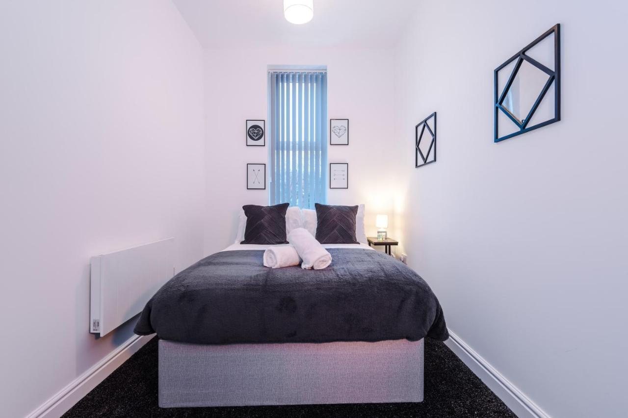 Relaxing & Comfy In Free Wifi Netflix And Parking Liverpool